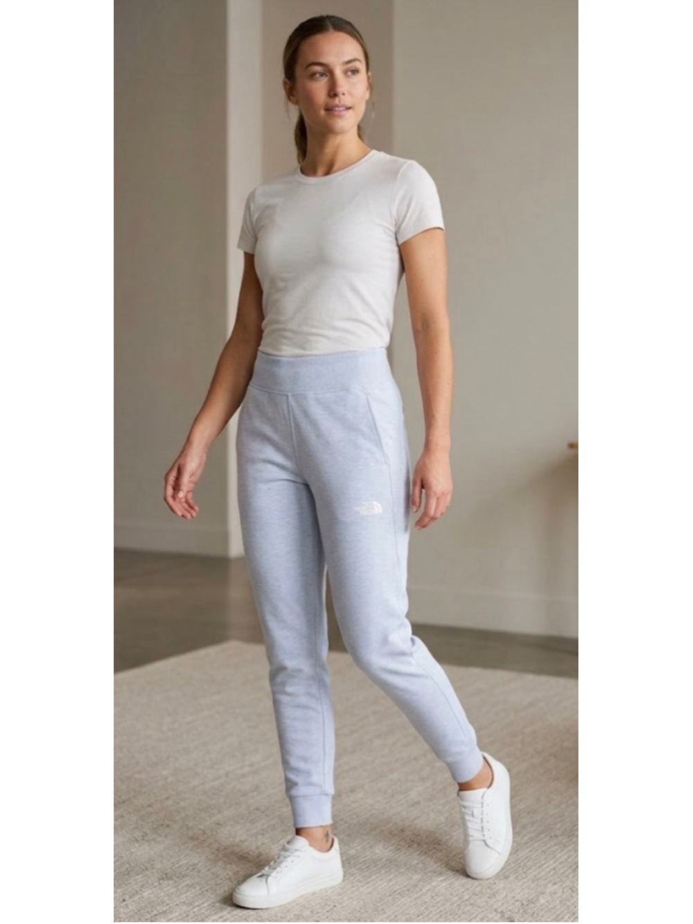 Women's The North Face Joggers Size M Light gray